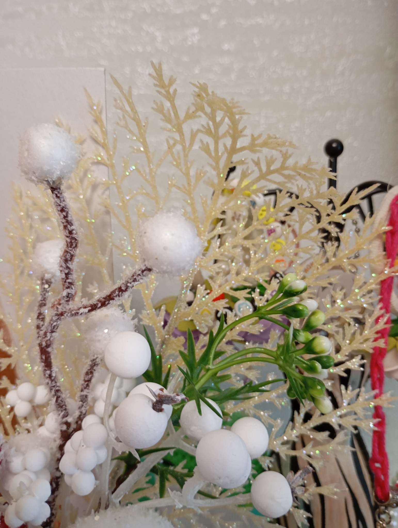 Фотография покупателя товара Еловая ветка декоративная «Зимнее волшебство. Очарование», с кружевом, 22 см - Фото 4