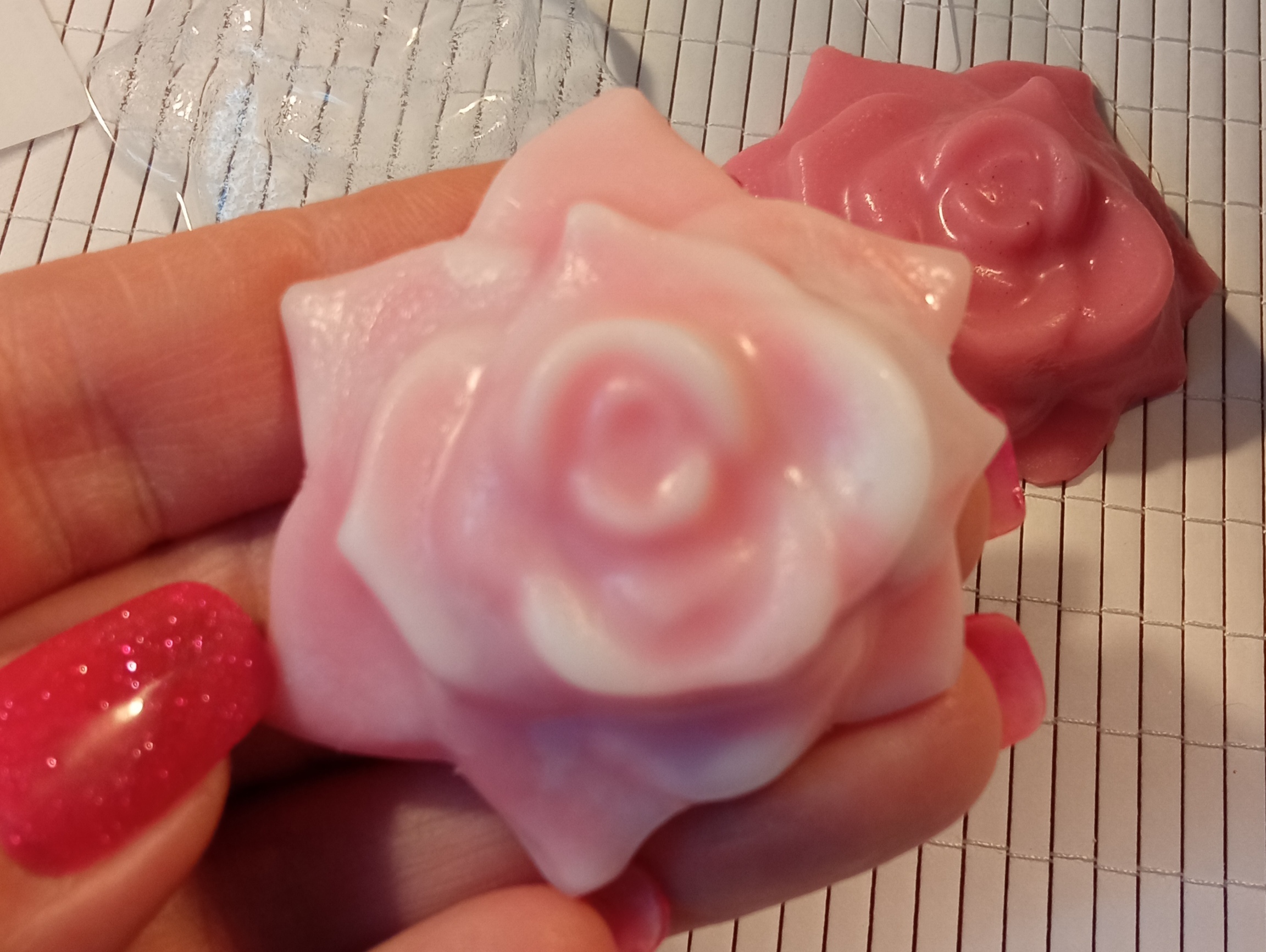 Фотография покупателя товара Пластиковая форма для мыла «Изящная роза» 6 × 5 см - Фото 1