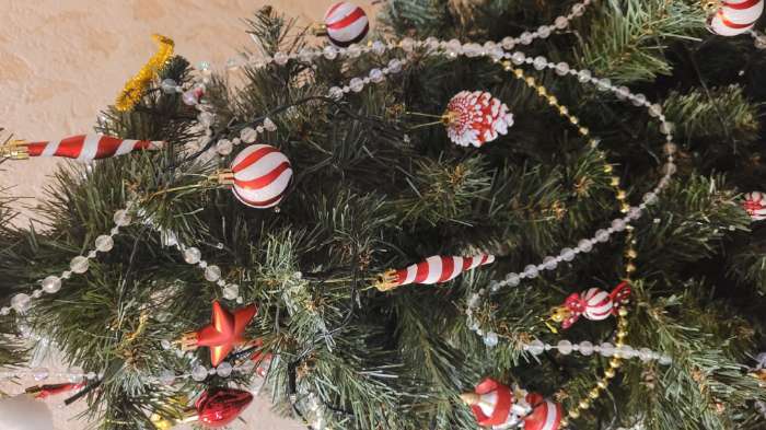 Фотография покупателя товара Ёлочные игрушки набор 26 шт. «Праздничный хоровод» 4 см, серебро - Фото 1