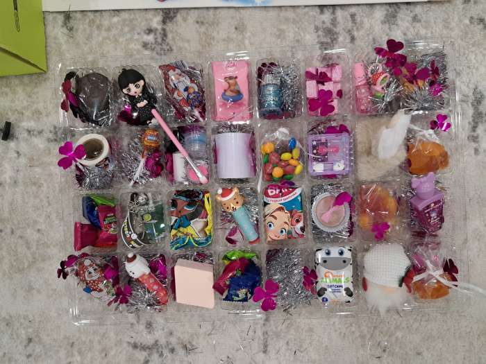 Фотография покупателя товара Подарочная новогодняя коробка «Мерцающий», Адвент календарь с заданиями, 47.7×3.9×32 см - Фото 6