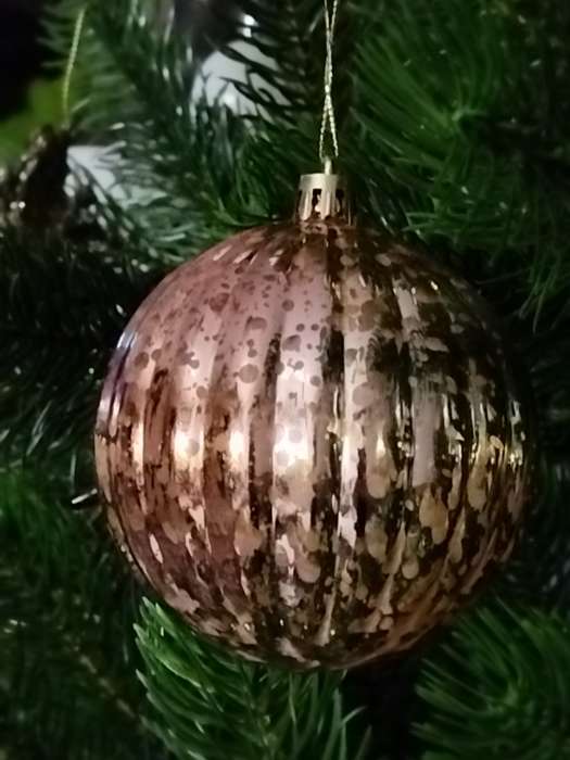 Фотография покупателя товара Ёлочные игрушки «Винтаж», шары новогодние, d=8 см, набор 4 шт., полосы, красный - Фото 4