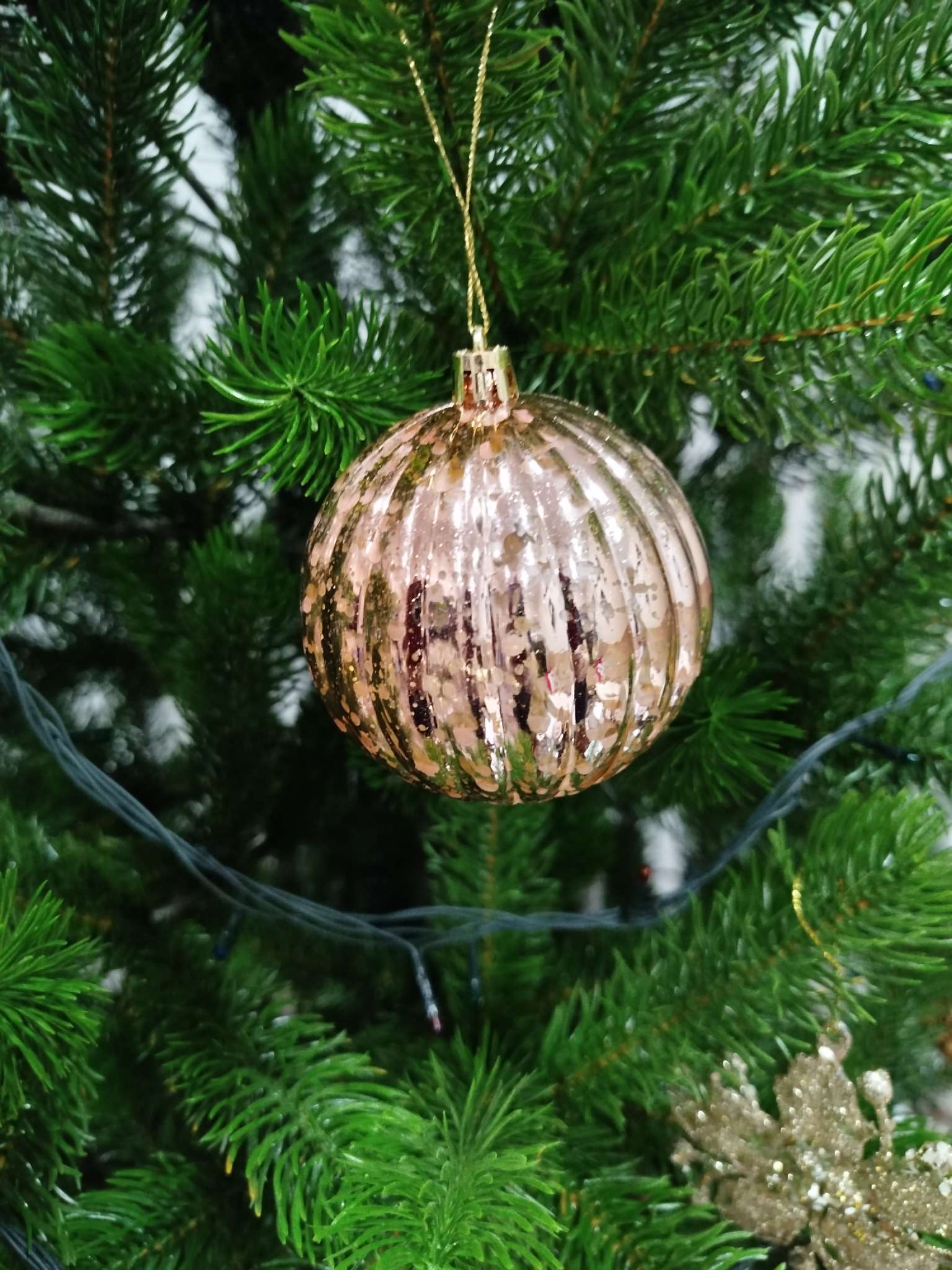 Фотография покупателя товара Ёлочные игрушки «Винтаж», шары новогодние, d=8 см, набор 4 шт., полосы, красный - Фото 1