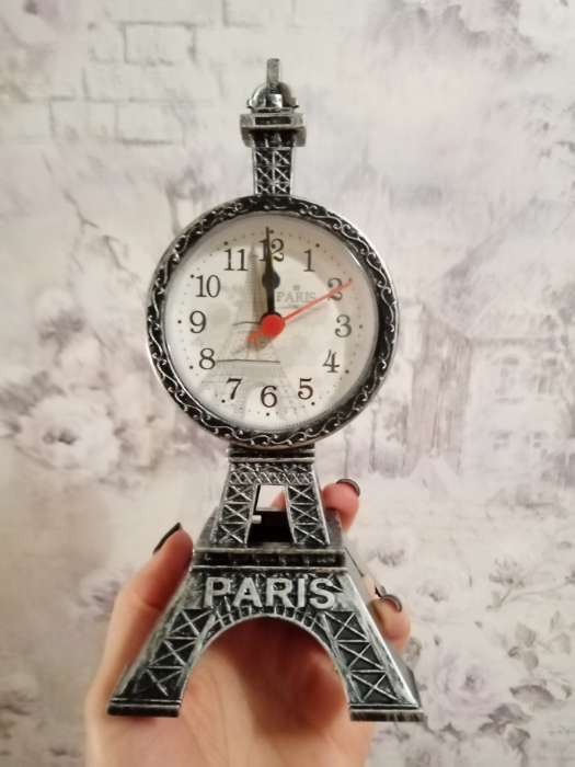 Фотография покупателя товара Часы - будильник настольные "Эйфелева башня", дискретный ход, d-6.5 см, 19 х 8.5 см, АА - Фото 3