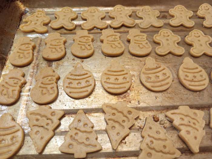 Фотография покупателя товара Плунжеры кондитерские Доляна «Новый год», набор 4 шт., пластик, розовые - Фото 1