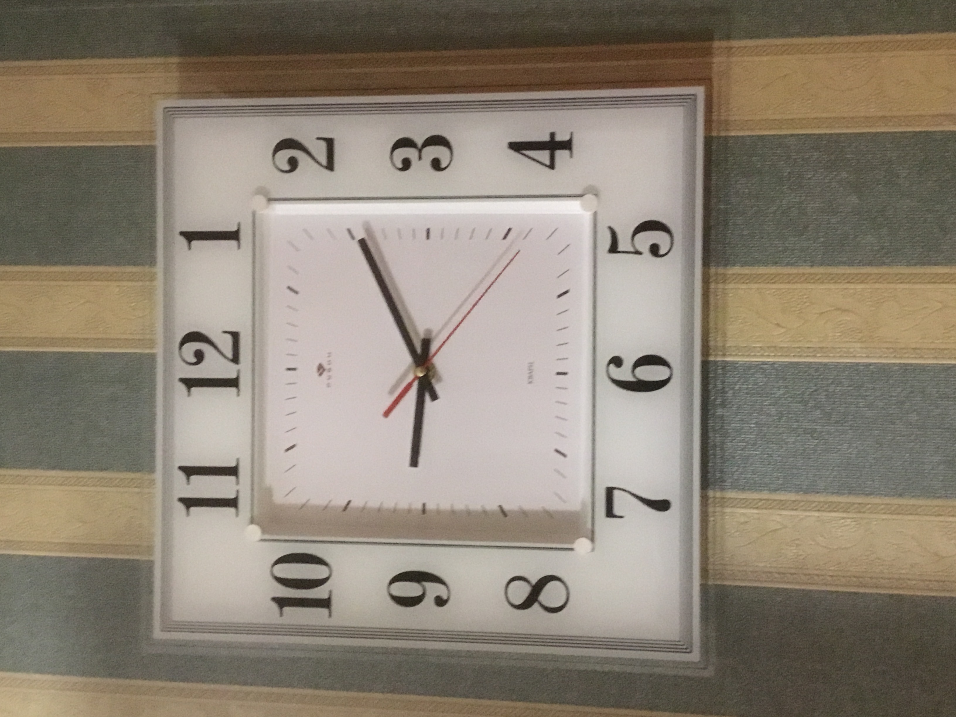 Фотография покупателя товара Часы настенные интерьерные "Белая классика", бесшумные, 35 х 35 см - Фото 2