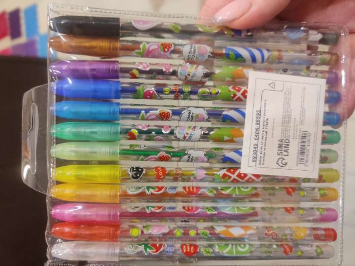 Фотография покупателя товара Набор гелевых ручек, 12 цветов, металлик, корпус с рисунком, в блистере на кнопке