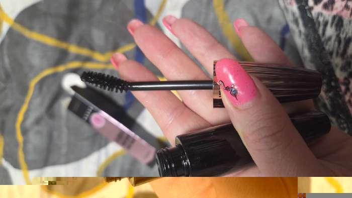 Фотография покупателя товара Тушь для ресниц с щеткой из натурального ворса, черная, 9 мл - Фото 4