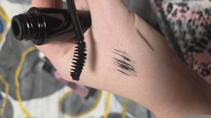 Фотография покупателя товара Тушь для ресниц с щеткой из натурального ворса, черная, 9 мл - Фото 5