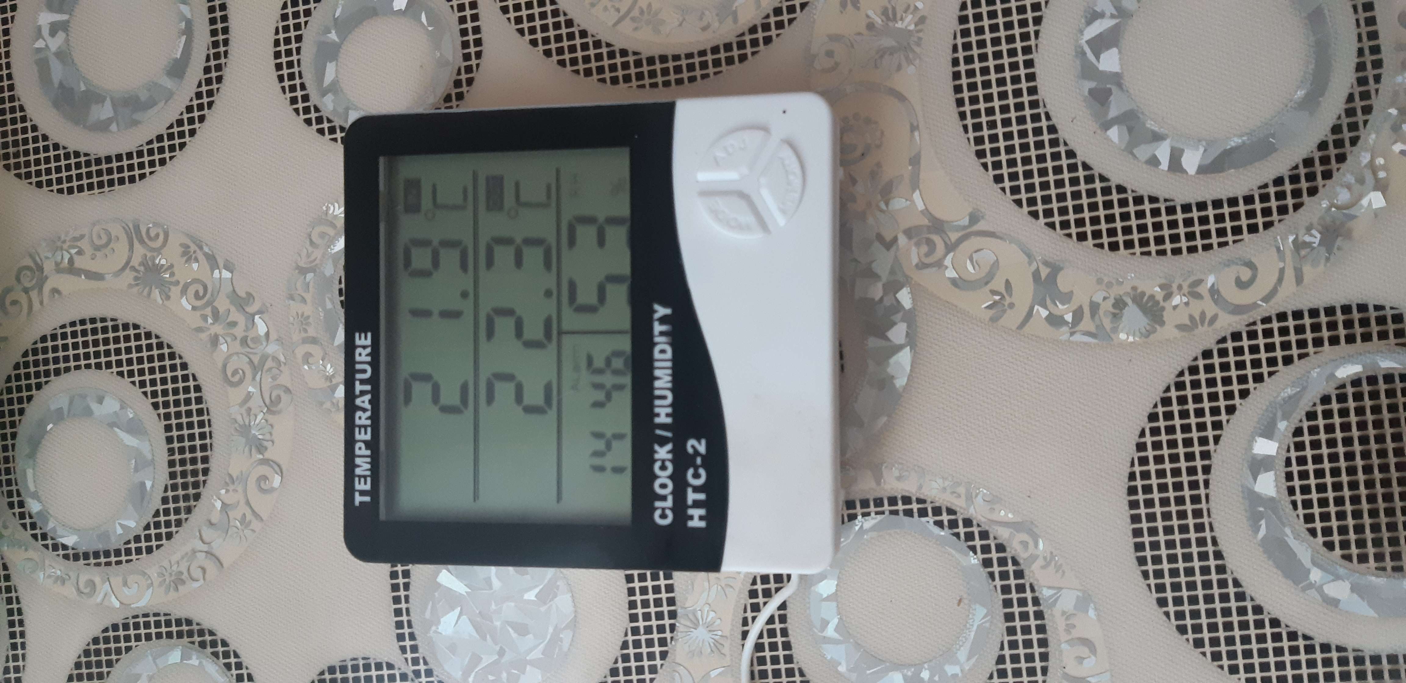 Фотография покупателя товара Термометр Luazon LTR-16, электронный, 2 датчика температуры, датчик влажности, белый
