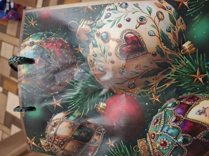 Фотография покупателя товара Пакет подарочный новогодний ламинированный, «Новогодний», 18×10×22.3 см - Фото 6