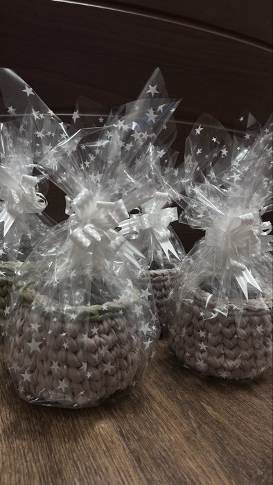 Фотография покупателя товара Плёнка для цветов упаковочная глянцевая прозрачная «Сердца», красные, 0.6×10 м - Фото 1