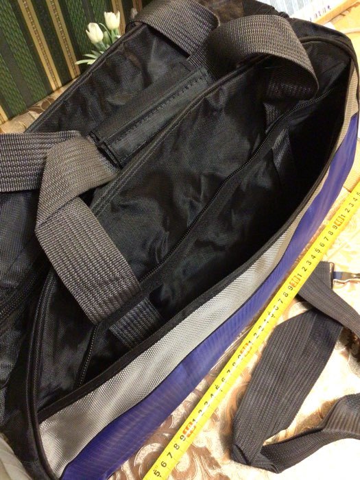 Фотография покупателя товара Сумка спортивная, отдел на молнии, наружный карман, длинный ремень, цвет чёрный/тёмно-синий - Фото 1
