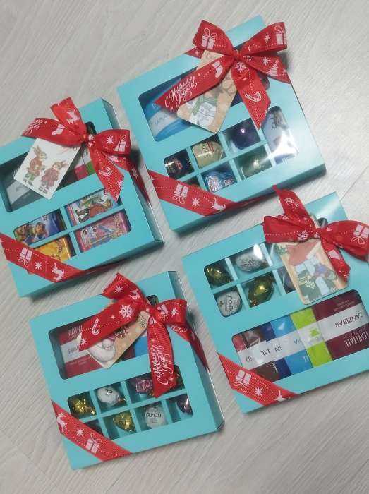 Фотография покупателя товара Коробка для 8 конфет + шоколад, с окном, крафт, 17.7×17.85×3.85 см - Фото 5