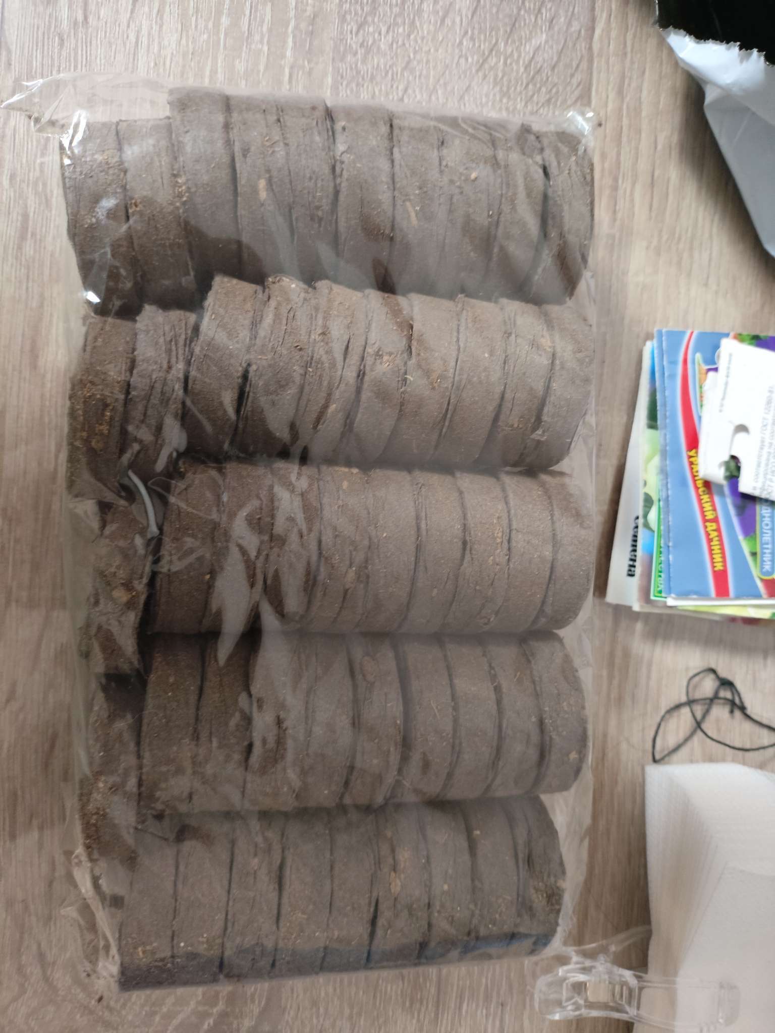 Фотография покупателя товара Таблетки торфяные, для рассады, d=4.2 см, с оболочкой, набор 50 шт. - Фото 16