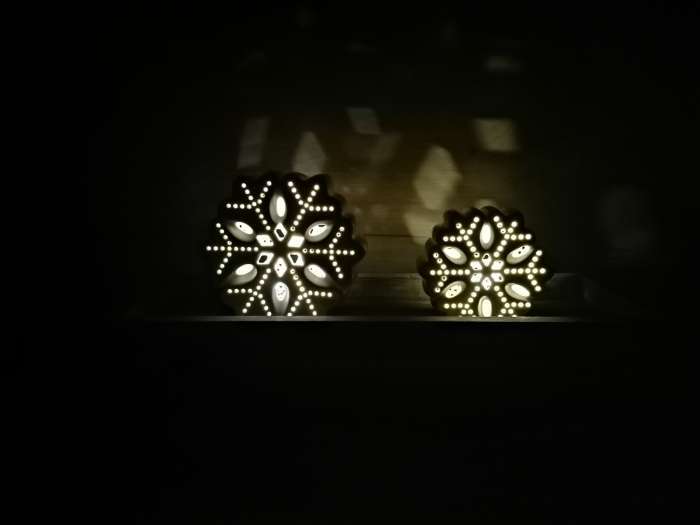 Фотография покупателя товара Светодиодная фигура «Снежинка», 9×4.4×8.8 см, 1 LED, керамика, от батареек LR44×3, тёплый белый свет - Фото 1