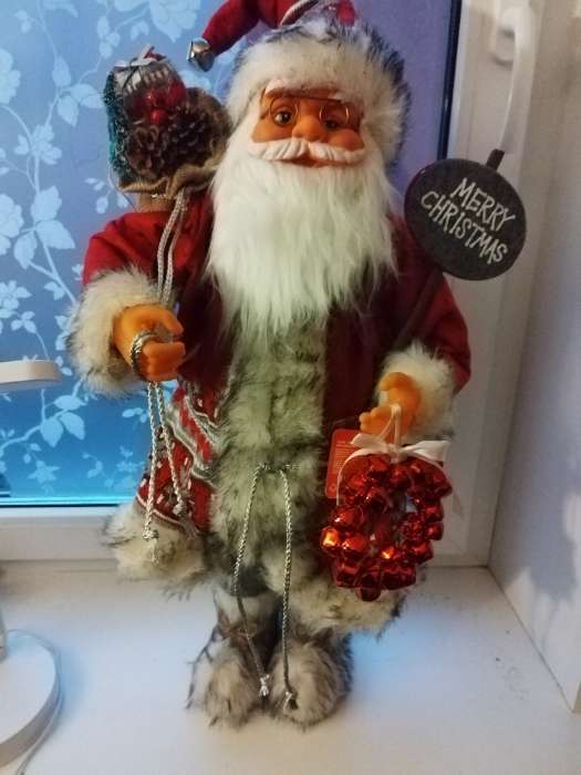 Фотография покупателя товара Дед Мороз под ёлку «Зимнее волшебство. Новогодняя игрушка в красной шубке с подарками», 60 см - Фото 9