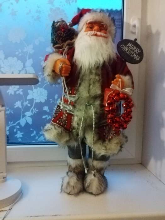 Фотография покупателя товара Дед Мороз под ёлку «Зимнее волшебство. Новогодняя игрушка в красной шубке с подарками», 60 см - Фото 10