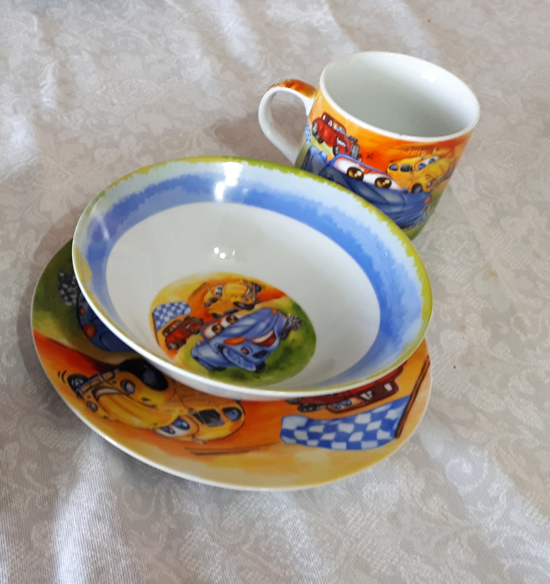 Фотография покупателя товара Набор детской посуды из керамики Доляна «Гонки», 3 предмета: кружка 230 мл, миска 400 мл, тарелка d=18 см - Фото 1