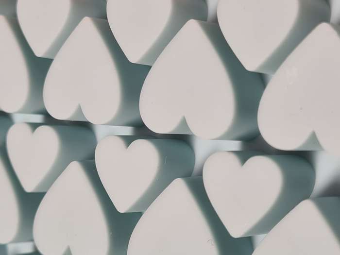 Фотография покупателя товара Форма для украшений Доляна «Сердечки», силикон, 19,5×11,5 см, 56 ячеек (2×2/1,5×1,5 см), цвет МИКС