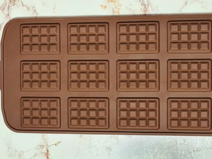 Фотография покупателя товара Форма для шоколада Доляна «Плитка», силикон, 21×11 см, 12 ячеек (2,7×3,9 см), цвет коричневый - Фото 45