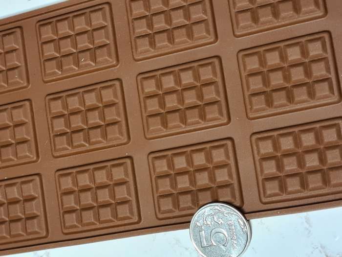 Фотография покупателя товара Форма для шоколада Доляна «Плитка», силикон, 21×11 см, 12 ячеек (2,7×3,9 см), цвет коричневый - Фото 46
