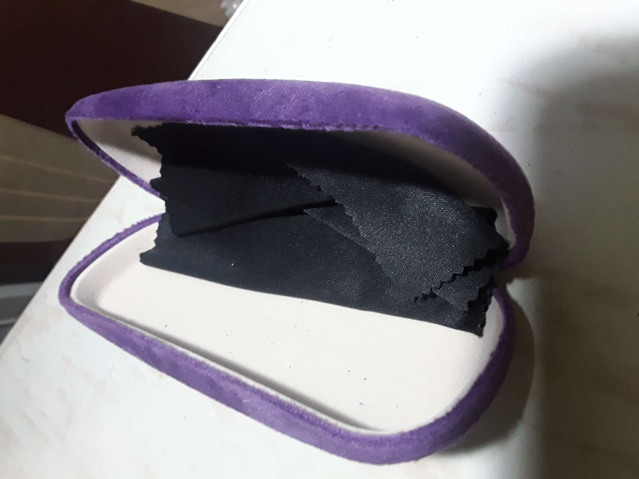 Фотография покупателя товара Футляр для очков на хлопушке, однотонный, размер 16×6×2 см, чёрный - Фото 1