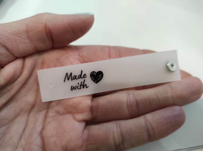 Фотография покупателя товара Бирка с кнопкой «Made with love», 8 × 1,8 см, 10 шт, цвет матовый/чёрный