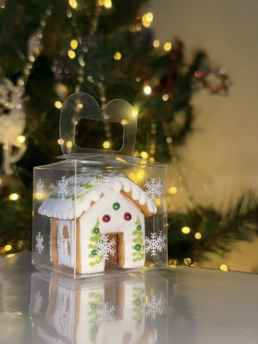 Фотография покупателя товара Коробка подарочная новогодняя складная ПВХ «Снежинки» 12×7×7 см - Фото 2