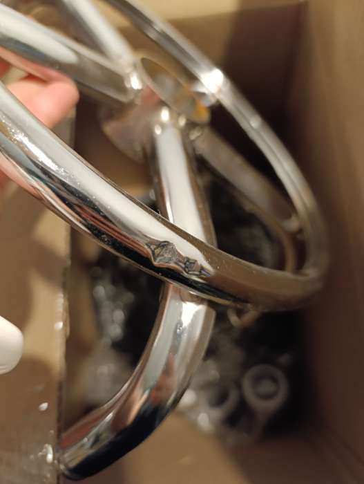 Фотография покупателя товара Табурет на колёсиках, с регулировкой высоты, цвет чёрный/хром - Фото 4