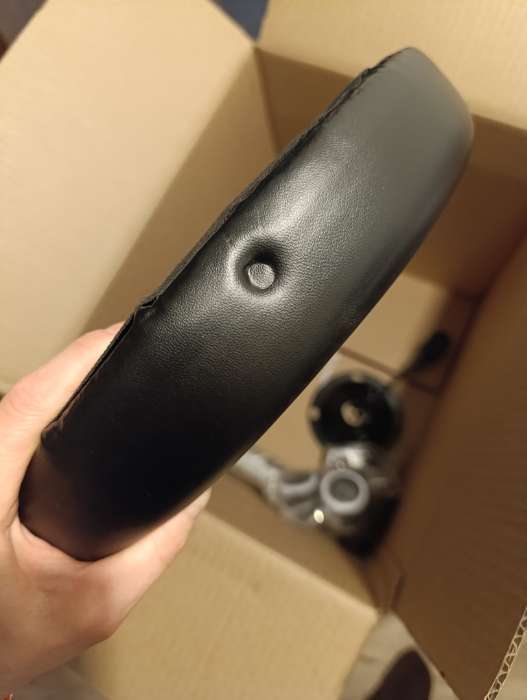 Фотография покупателя товара Табурет на колёсиках, с регулировкой высоты, цвет чёрный/хром - Фото 7