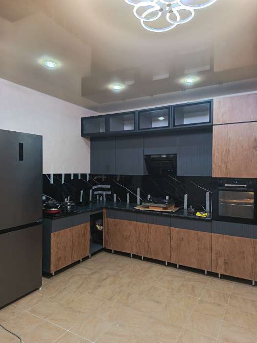 Фотография покупателя товара Кухня угловая трёхуровневая в потолок «Престиж», 3000×1800 мм, цвет графит/амазония - Фото 1