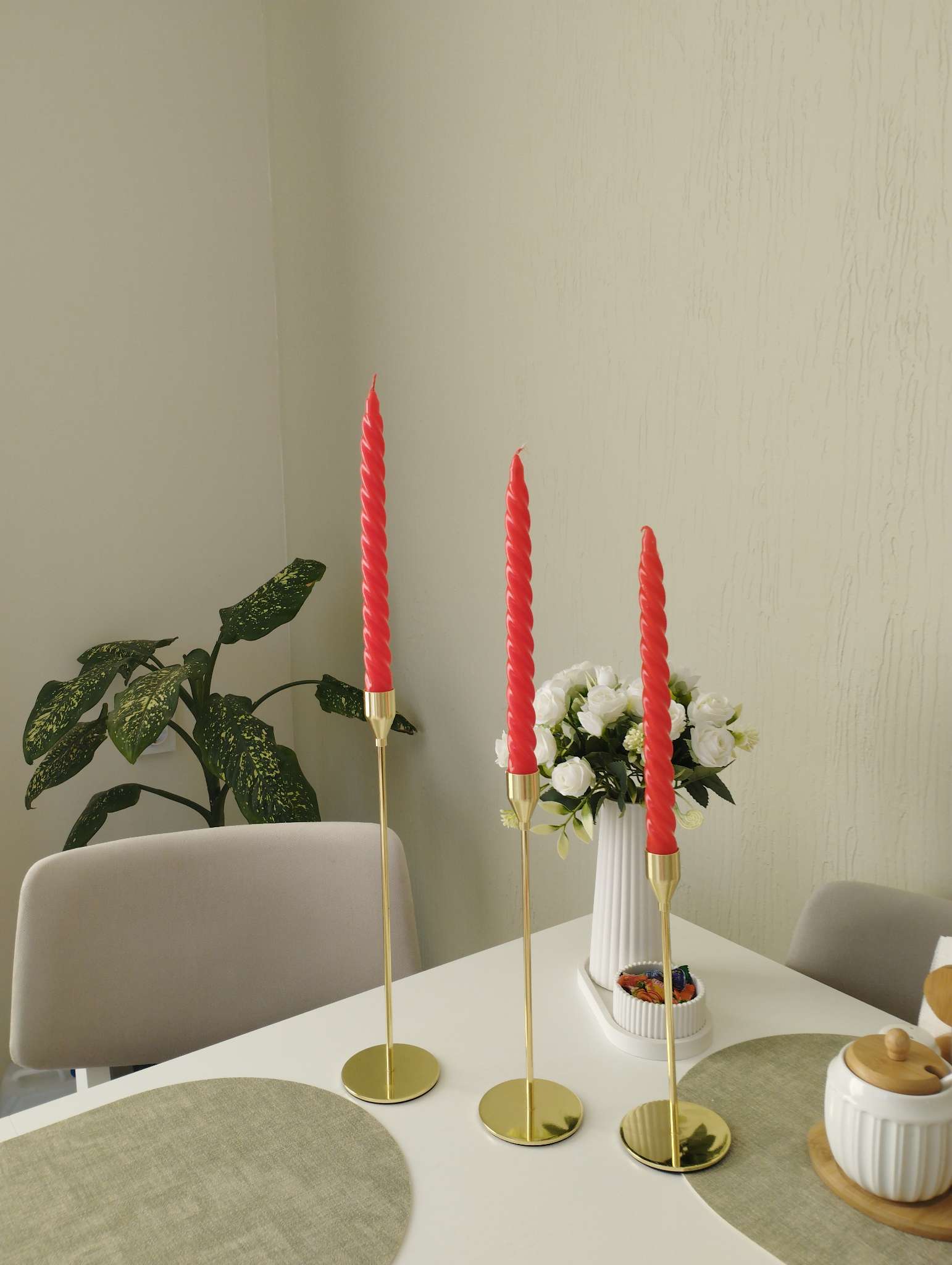 Фотография покупателя товара Свеча витая, 2.2×25 см, лакированная белая - Фото 2