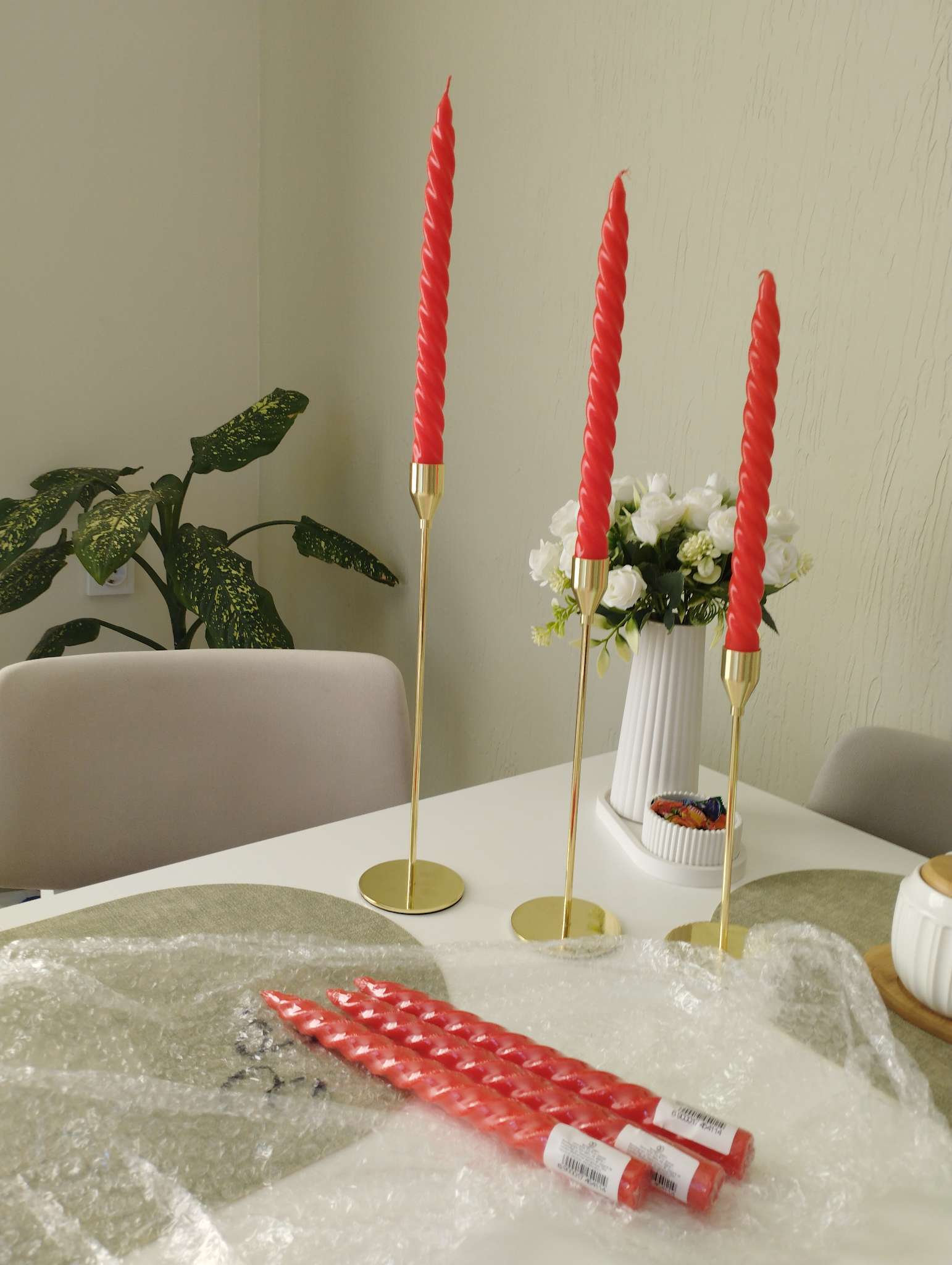 Фотография покупателя товара Свеча витая, 2.2×25 см, лакированная белая - Фото 3