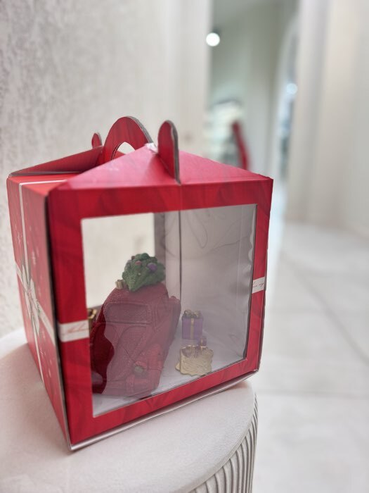 Фотография покупателя товара Коробка кондитерская новогодняя с окном, сундук, «Ёлочка», 20×20×20 см - Фото 1