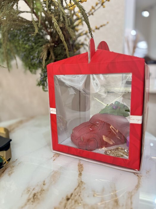 Фотография покупателя товара Коробка кондитерская новогодняя с окном, сундук, «Ёлочка», 20×20×20 см - Фото 2