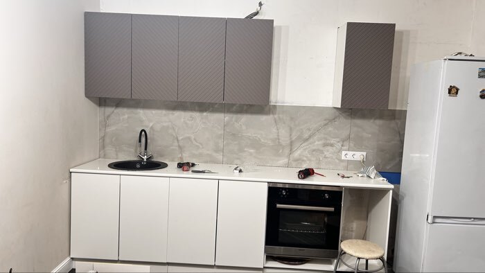 Фотография покупателя товара Кухонный гарнитур прямой «Урания», 2600 мм, цвет белый/коричневый софт - Фото 2