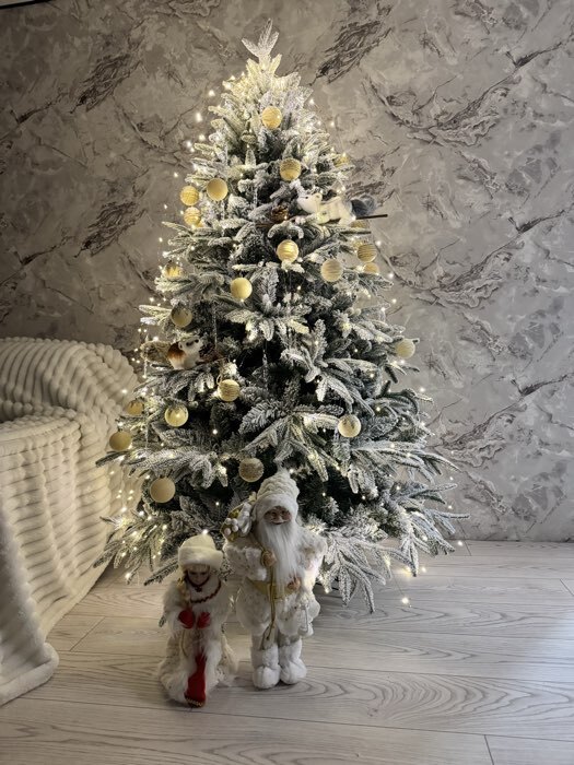 Фотография покупателя товара Искусственная ёлка заснеженная «Зимнее волшебство. Уральская», 210 см, 1090 смешанных веток на крючках - Фото 3