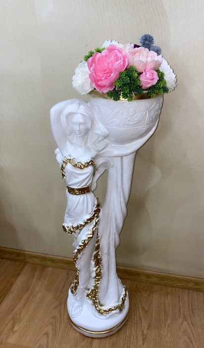 Фотография покупателя товара Фигура с кашпо "Девушка Нимфа" белое золото, 1,2 л / 30х83х23см