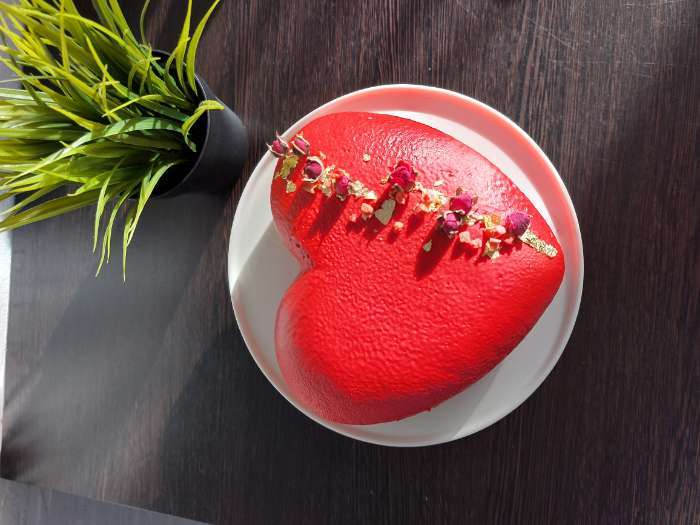 Фотография покупателя товара Форма для выпечки и муссовых десертов KONFINETTA «Сердце», силикон, 26×26×6 см, цвет белый - Фото 8
