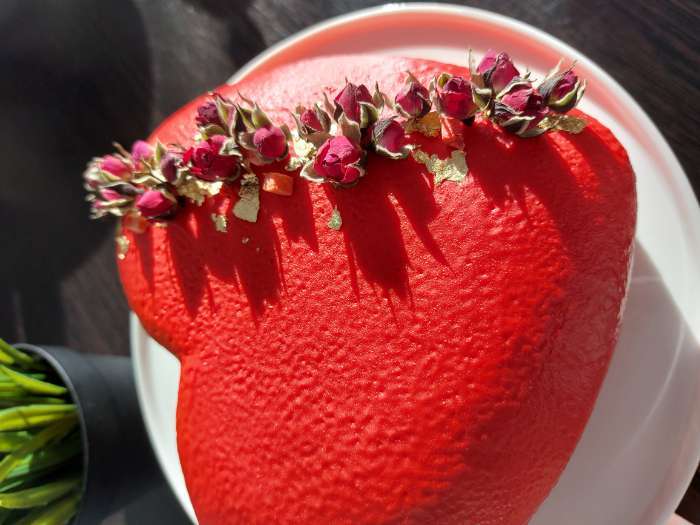 Фотография покупателя товара Форма для выпечки и муссовых десертов KONFINETTA «Сердце», силикон, 26×26×6 см, цвет белый - Фото 10