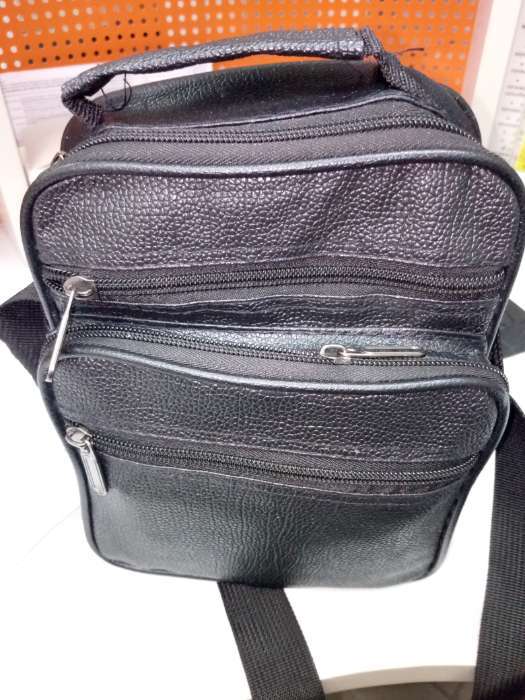 Фотография покупателя товара Сумка кросс-боди мужская на молнии, 3 наружных кармана, 21.5×10×17 см, коричневая - Фото 3