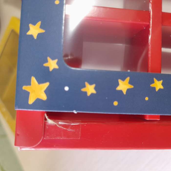 Фотография покупателя товара Коробка под 9 конфет новогодняя «Ёлочка, гори!», 13.5×13.5×3.5 см - Фото 6