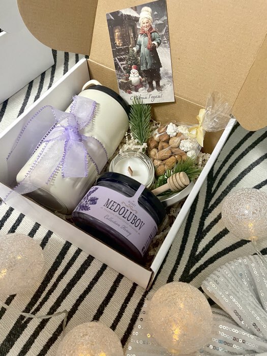 Фотография покупателя товара Коробка самосборная, без окна, белая, 19.5×19.5×9.5 см - Фото 3