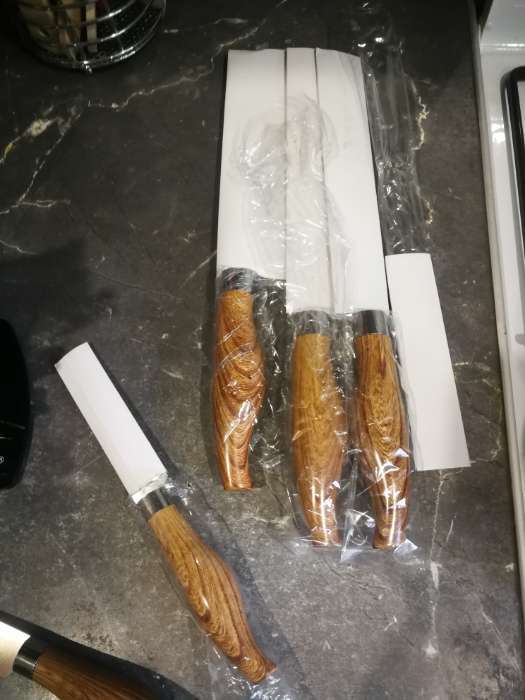 Фотография покупателя товара Набор ножей кухонных на подставке, ножи 9 см, 13 см, 17 см, 19 см, 20 см, цвет коричневый - Фото 3