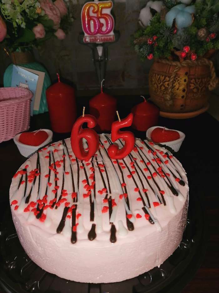 Фотография покупателя товара Свеча для торта цифра "Овал" "6", красная, 5,5 см