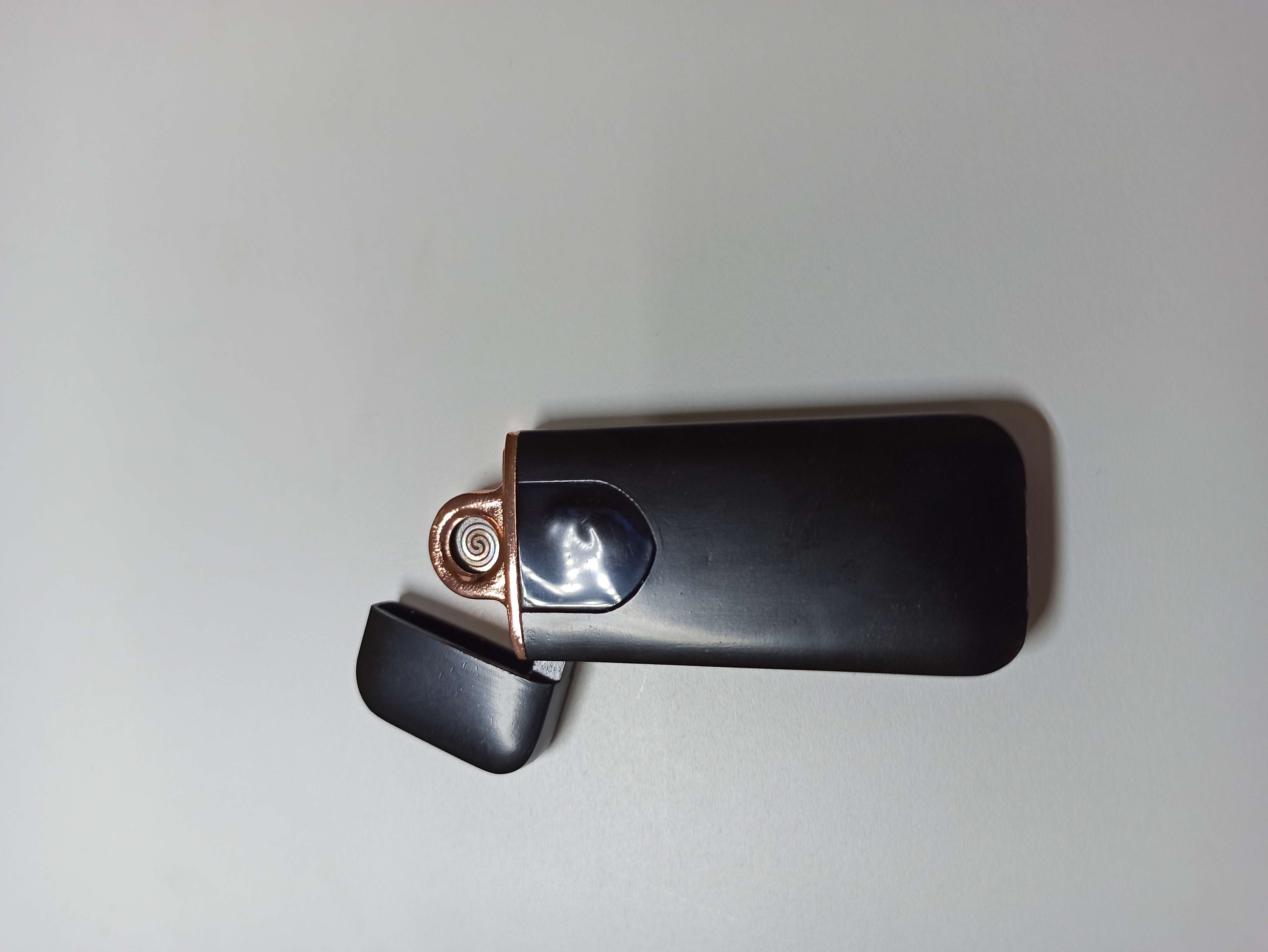 Фотография покупателя товара Зажигалка электронная, спираль, сенсор, USB, черная, 7.9 х 3.1 см