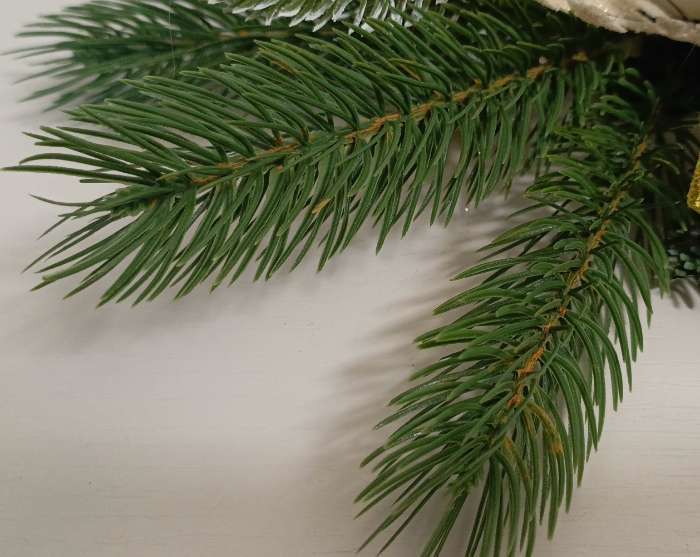 Фотография покупателя товара Ветка еловая зелёная, 22×4 см, набор 20 шт. - Фото 3