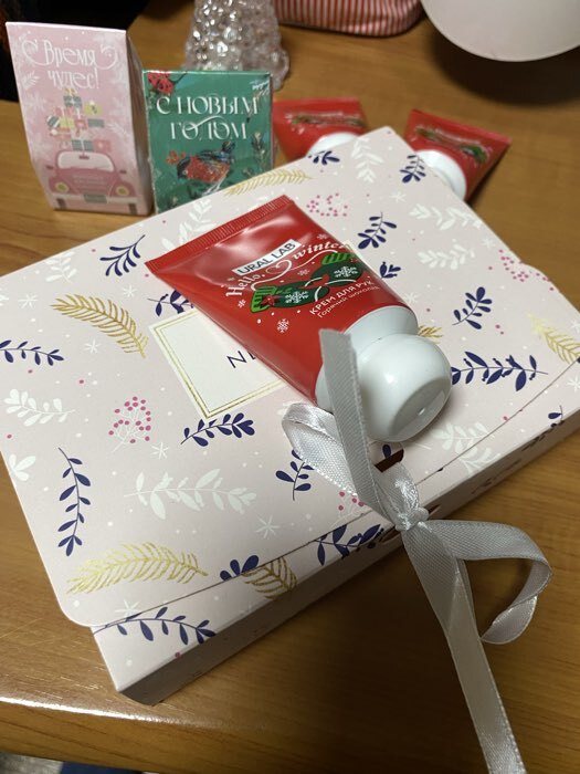 Фотография покупателя товара Коробка подарочная новогодняя складная «С Новым годом», 16.5×12×5 см - Фото 2