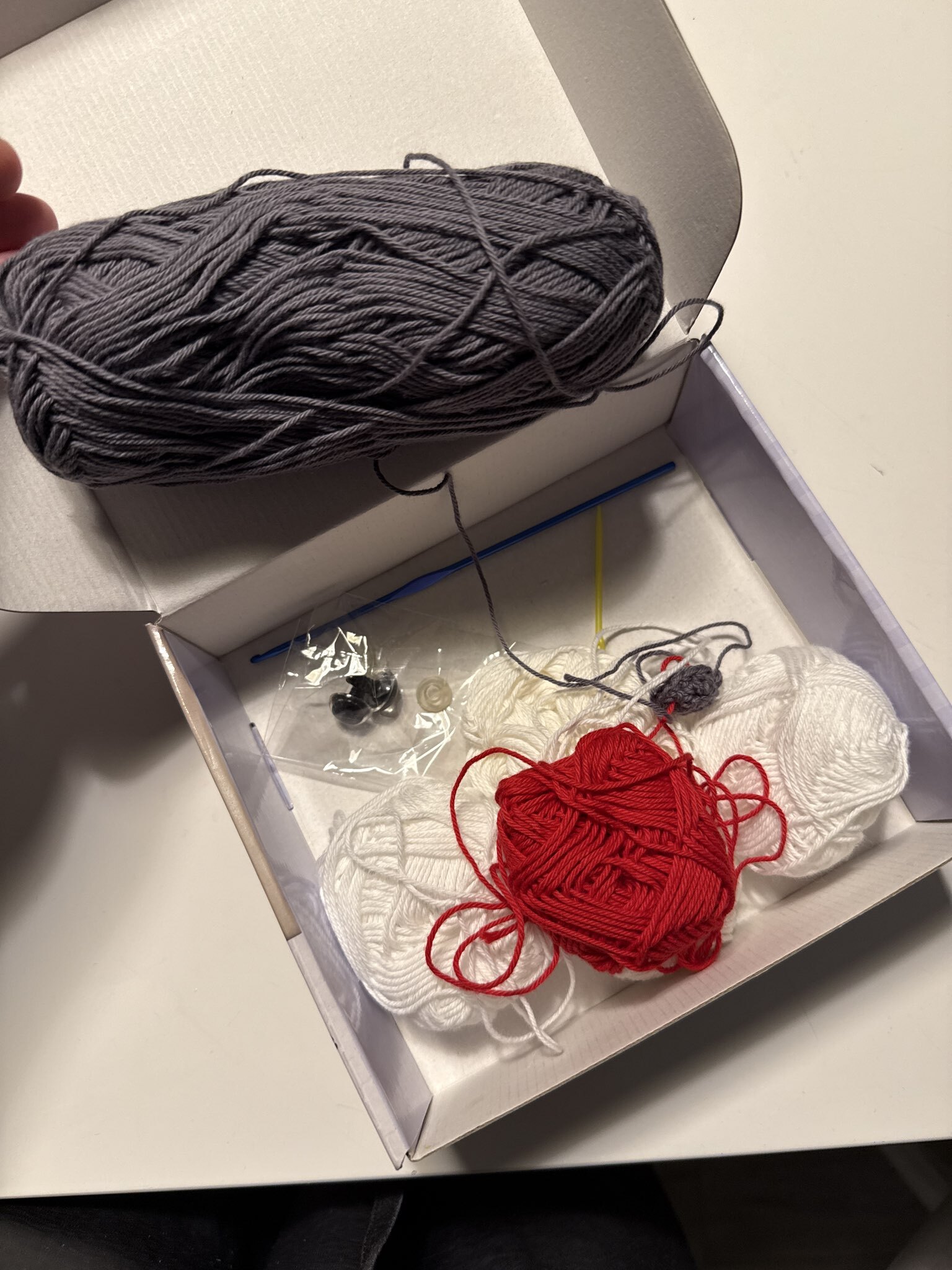 Фотография покупателя товара Набор для вязания на новый год. Амигуруми: мягкая игрушка своими руками «Пингвин Тикки», 25 см, новогодний набор для творчества - Фото 1