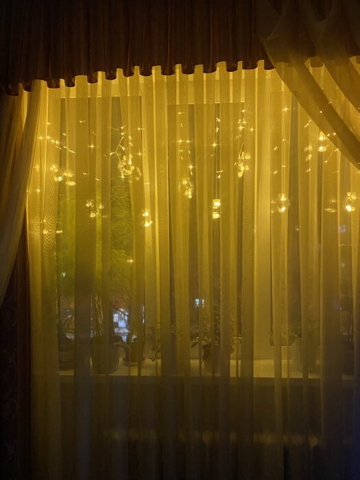 Фотография покупателя товара Гирлянда «Бахрома» 2.4×0.7 м с насадками «Шарики», IP20, прозрачная нить, 108 LED, свечение тёплое белое, 8 режимов, 220 В - Фото 1